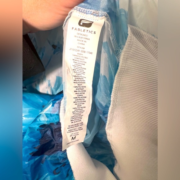 152. NWOT Fabletics floral mwah light layering jacket SZ US M medium - Picture 5 of 6